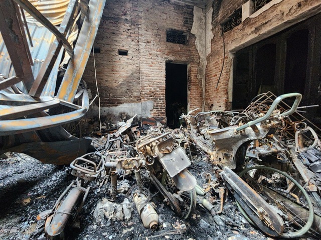 Hàng ngàn nhà trọ vi phạm PCCC tại quận vừa xảy ra vụ cháy 14 người tử vong- Ảnh 1. Hàng ngàn nhà trọ vi phạm PCCC tại quận vừa xảy ra vụ cháy 14 người tử vong- Ảnh 1.