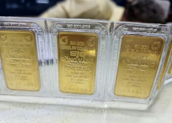 Giá vàng miếng SJC giảm nhanh, nhiều người