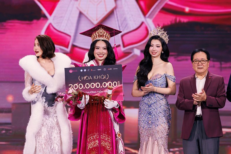 Màn ứng xử giúp Nguyễn Ngọc Linh đăng quang Hoa khôi Sinh viên 2026